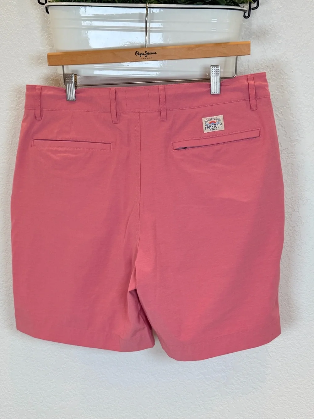 Faherty All Day Belt Loop Shorts 7” in Sunrose size 34